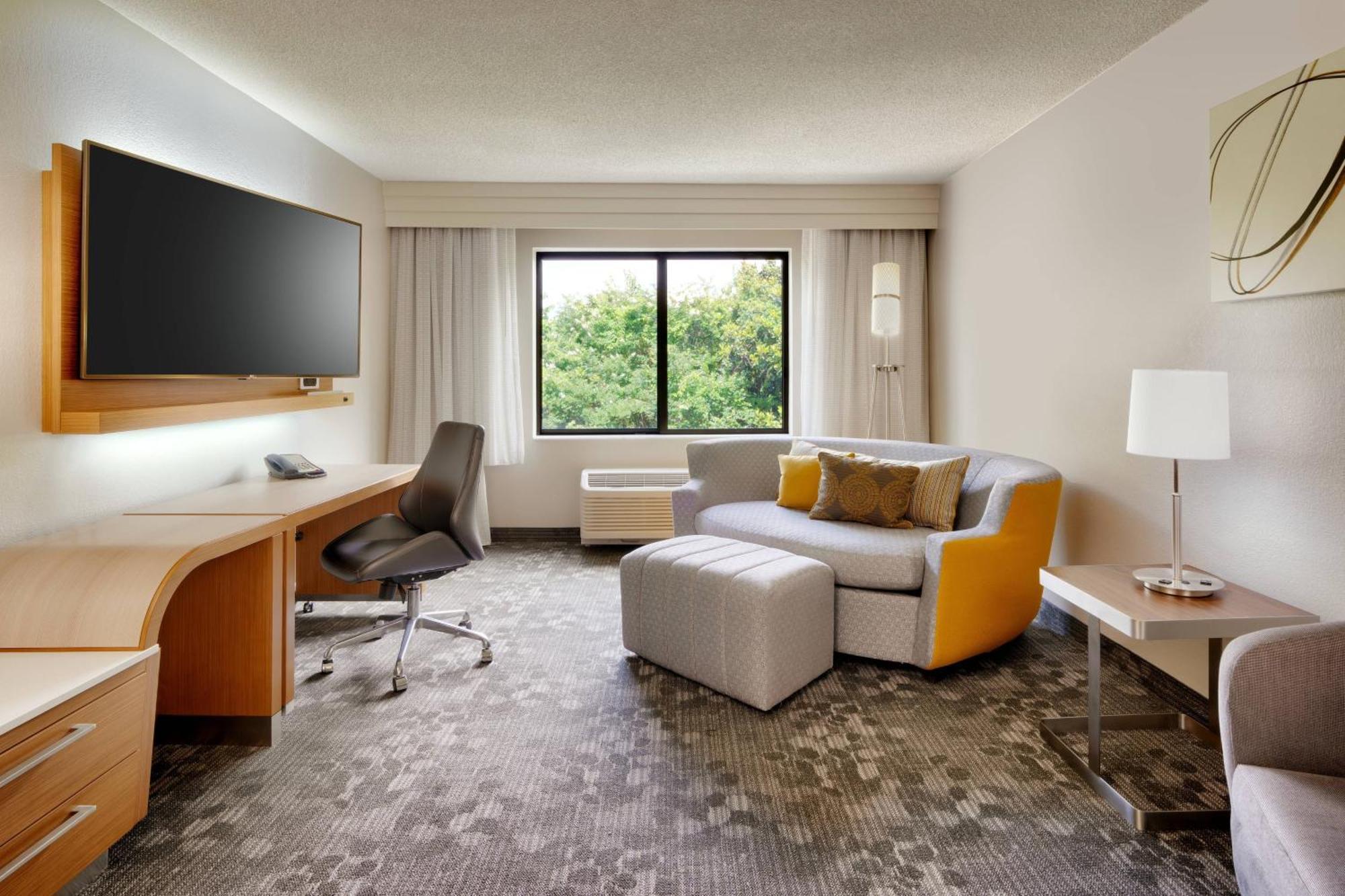 Courtyard By Marriott Charlotte Airport Loso Esterno foto