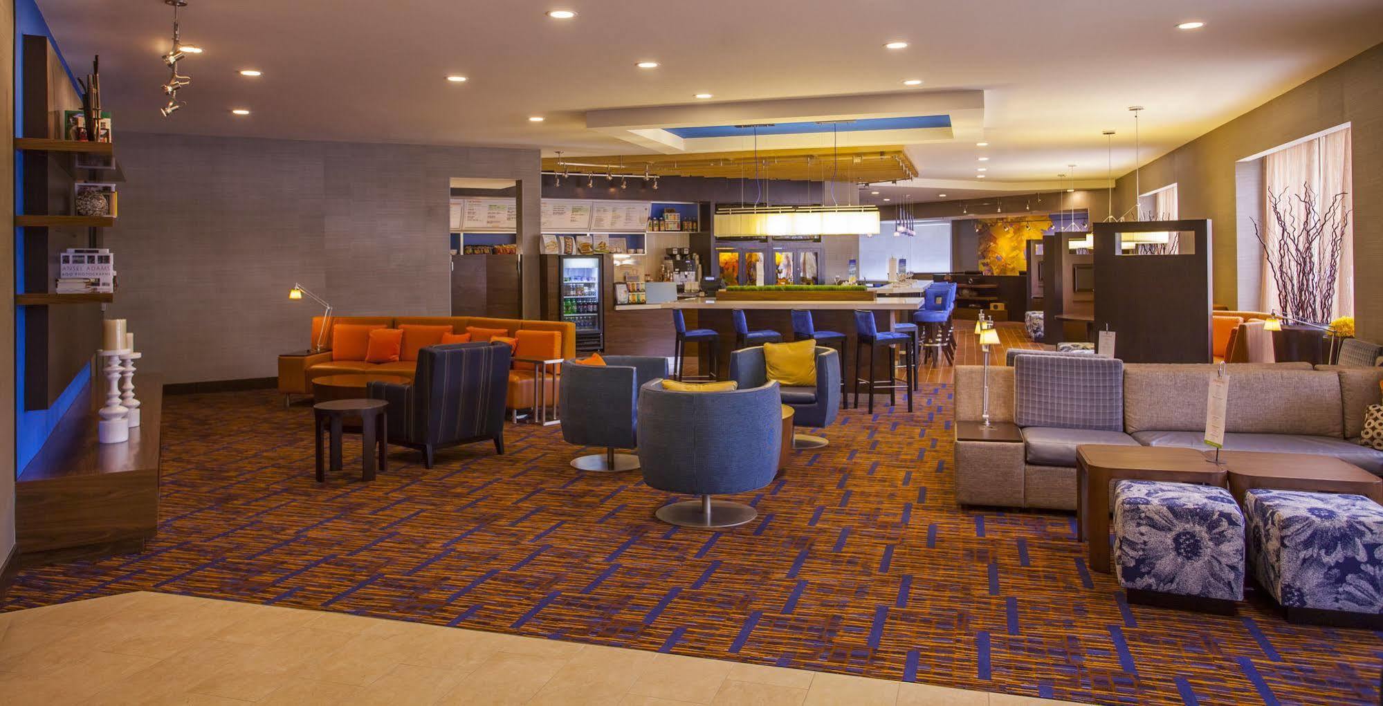 Courtyard By Marriott Charlotte Airport Loso Esterno foto