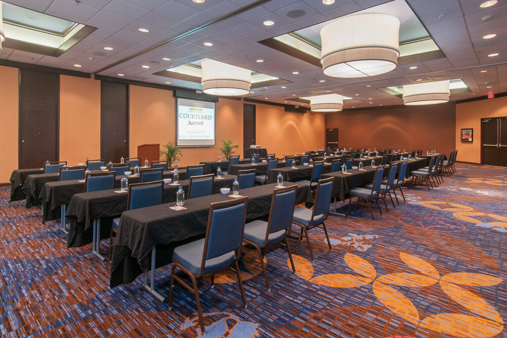 Courtyard By Marriott Charlotte Airport Loso Esterno foto